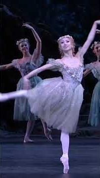 A touch of fairy magic 🧚 The Dream (Akane Takada) #FrederickAshton #Shakespeare #RoyalBalletAndOpera