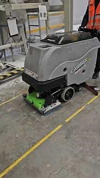 Tomcat Carbon 24E scrubber dryer factory cleaning