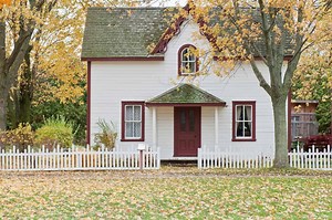 How to Buy a House for the First Time (Beginner's Guide)