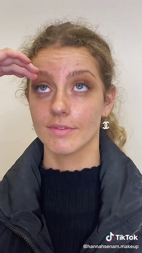 Mastering Individual Lashes: A Makeup Artist's Guide