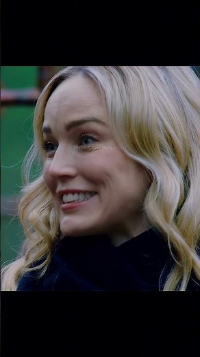 Time travelers encounter the Guardian of Time | TV series: Legends of Tomorrow (2016)