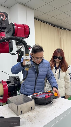 Advanced Welding Robot Technology for Factories