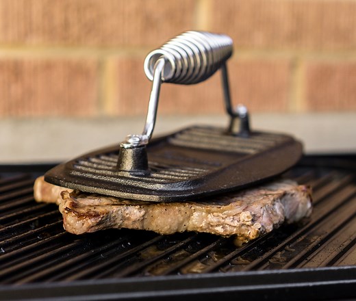 How to Use a Grill Press: Step-by-Step Guide