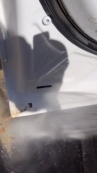 Barro pagando alquiler en la puerta: limpieza y detailing desde 2018