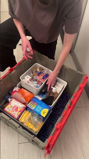 Showing What Fits in a Ready-to-Go Box | U-Haul #movingtips #movingbox