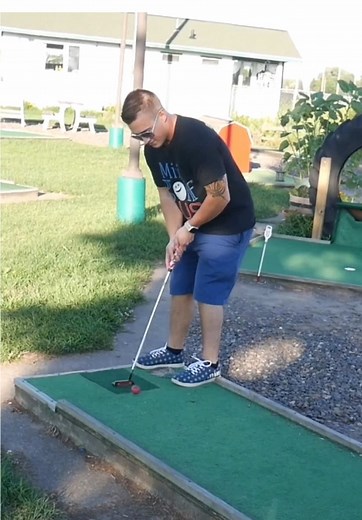 Mind-Blowing Mini Golf Shots: Unbelievable Hole-in-One Moments