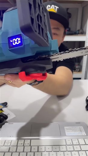 Dagmara DAG03 100mm Cordless Angle Grinder Overview