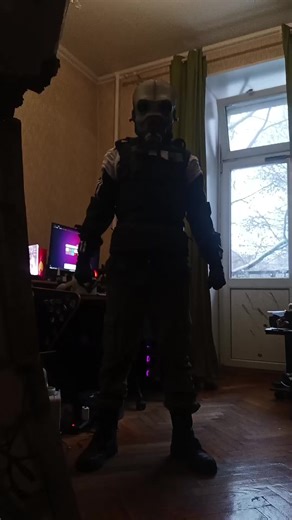 #christmas #cosplay #halflife #newyear #steam #gabenewell #barneycalhoun #hl2 #halflife #halflife2 #hl #valve #metrocop #cosplay #city17 #alyx