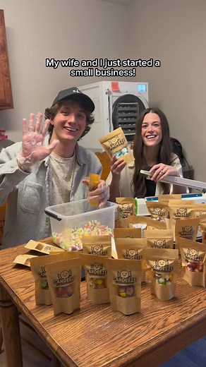 We started a Freeze Dried Candy business! #smallbusiness #freezedriedcandy #candeeze