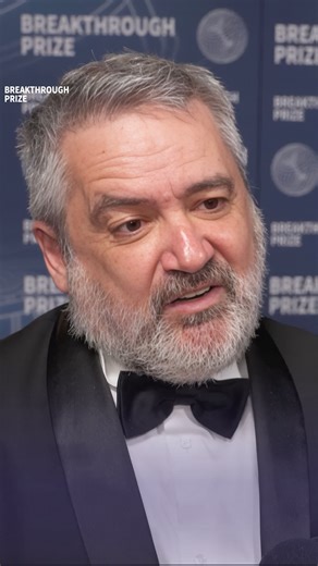 Vincenzo Vagnoni (INFN, Bologna), spokesperson for the LHCb Collaboration, accepted the 2025 Breakthrough Prize in Fundamental Physics on behalf of the team. He shared how their work at CERN’s 27-kilometer particle accelerator helps scientists study the universe’s earliest moments and understand why matter exists today. | Breakthrough