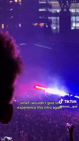 Zach Bryan Concert Experience: Memorable Intro Moments