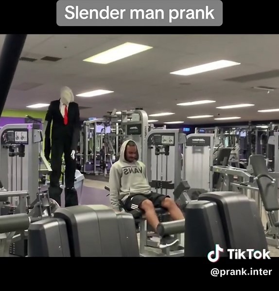 Slender Man Prank: Hilarious Moments Caught on Camera