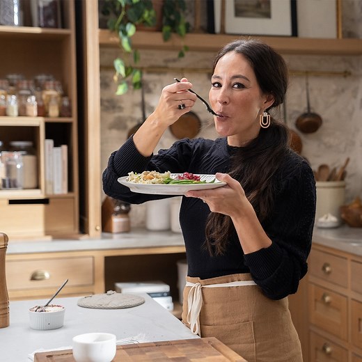 468K views · 5.7K reactions | We’re thrilled to announce that we’ll be sharing the first two episodes of Joanna Gaines’ new Magnolia Network cooking show #MagnoliaTable! Tune in at 7|6c on January 3 for a two-hour special that features some of Jo’s most delicious tried and true recipes, plus a special look at how the series came together. You can start to stream the first full season of Magnolia Table with Joanna Gaines on discovery+ January 4. | Food Network | Facebook