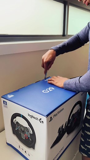 Unboxing Logitech G29 Driving Force Racing Wheel for PC | PlayStation