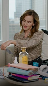 49K views · 2.8K reactions | 当たってる?! #EmmaWatson がタロットカードを披露 #inthebag | VOGUE JAPAN | Facebook