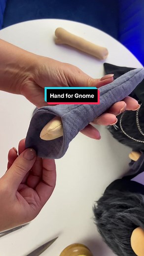 Click on my YouTube channel (link in bio) to watch the full lesson😍 #helenlozova #handmade #handcraft #scandinaviangnome #gnomes #gnomos #gnomediy #diygnomes #pattern #falldecor #diygnomos #fall #mushrooms #autumn #diygnome #halloweendecor #halloweendiy #witch #witchgnome #witchdiy #witcher #witchergnome