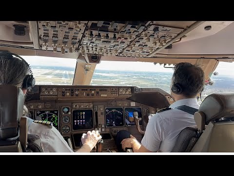 Cockpit View Landing- BOEING 747-400 Chicago O'Hare