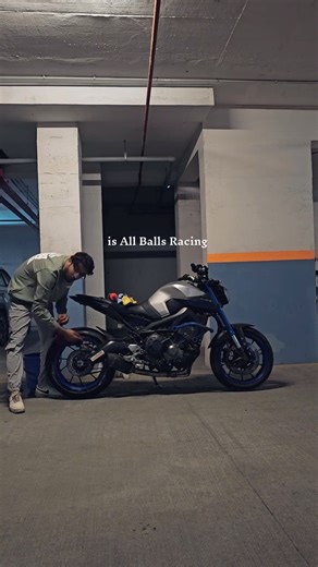 jd on Instagram: "i strongly believe this is caused by 1 or more of these reasons; 1. Battery 2. Stator 3. Rectifier 4. RR Unit 5. Ignition Coil 6. Injector i hope it is electronic and not mechanical 😭 garage life, workshop vibes, motorcycle maintenance, bike service, oil change, coolant flush, brake service, chain cleaning, chain lube, torque settings, proper torque, tightening sequence, motorcycle rebuild, mechanic life, mechanic workflow, DIY garage, moto garage, wrench time, wrenching cultu