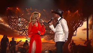 2017 CMA Awards: Tim McGraw & Faith Hill Perform “The Rest of Our Life”
