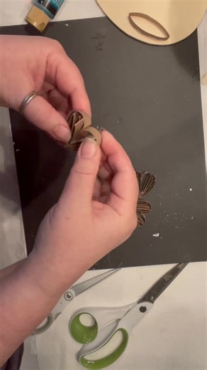 Get ready for some creative St. Patrick’s Day fun! 🍀 In this video, we’ll show you how to make adorable 4-leaf clovers (shamrocks) using a simple paper towel roll. Perfect for decorating your home, classroom, or even adding a fun touch to your party! Watch the step-by-step tutorial and make your own festive decor today. ☘️ #StPatricksDay #DIYDecor #CraftingFun #ShamrockCrafts #PaperTowelRollProjects | Just That Perfect Piece