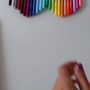 232K views · 416 reactions | We're loving this amazing DIY sharpie holder. A back to school must! Via: @Paula Stephânia | MetDaan Tips | Facebook