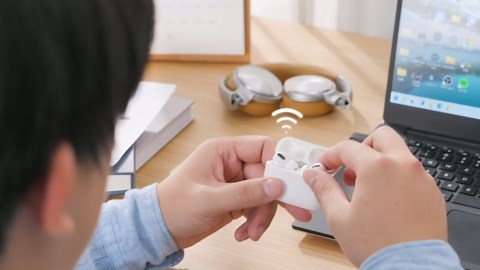 UGREEN USB Bluetooth Dongle for PC - 5.0 Adapter, Driver-Free for Windows 11/10/8.1, Compatible with Desktop, Laptop, Bluetooth Mouse/Keyboard, Headsets, Speakers