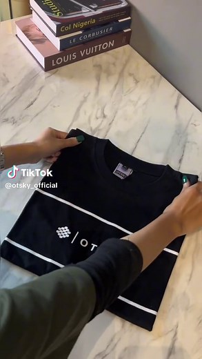 Classyland: Join Live Now for Simple Yet Classy Square Logo Designs