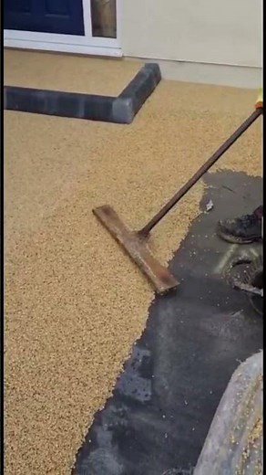 A little resin driveway tarmac overlay with a new block edge #resindriveways