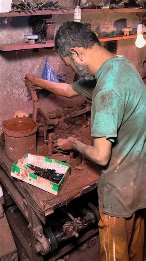 Eyeglass Lens Factory Process | How Lenses Are Manufactured