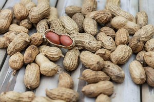 Are Raw Peanuts Dangerous to Eat? | LoveToKnow Health & Wellness