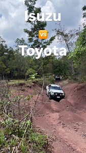 Vcross vs Rocco 🤣 | ISUZU V-Cross 4x4 Thailand