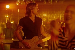 Keith Urban Throws Ultimate Party in 'Never Comin' Down' Video