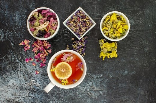 Menopause Diet: 5 Herbal Teas to Reduce Hot Flashes And Manage Symptoms Naturally