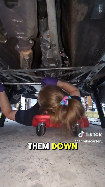 throwback installs to part two of my @flyinmiata butterfly brace install! The NA Miata chassis has a tendency to be quite noodle-y, and this brace made a huge difference! It really stiffened up the chassis, while not making much of a difference in ground clearance. I love it! #cargirl #miata #projectcar #cars #mazda