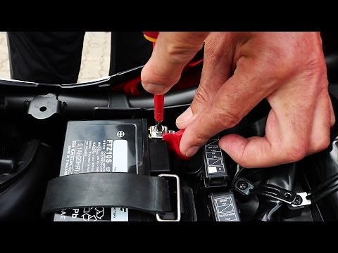 Honda CB500F - Battery Replacement