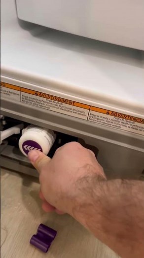 How to change the water filter in Whirlpool Refrigerator.