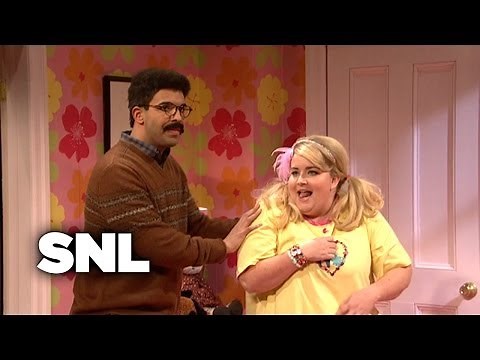 An Awkward Slumber Party - SNL