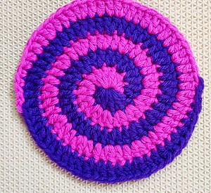 How to Make a Solid Two Color Spiral Crochet Circle