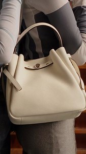 Discover the Kira Diamond Quilt in new spring colors. Irresistibly soft Italian leather with blown-up diamond quilting. Discover more: https://bit.ly/3bcw118 | Tory Burch