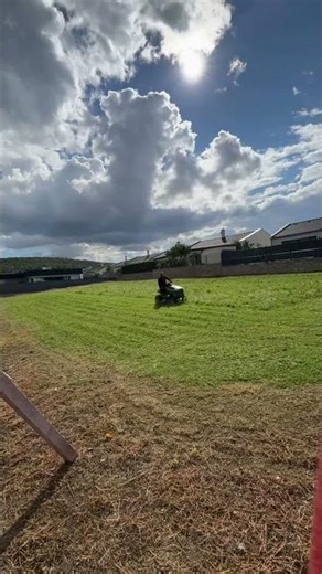 John Deere D105 mowing #mower #lawncare #tractor