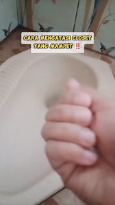 1.4M views · 8.9K reactions | Cara mengatasi closet yang mampet !! #idekreatif #lifehacks #tutorial | Winda Nuraini | Facebook