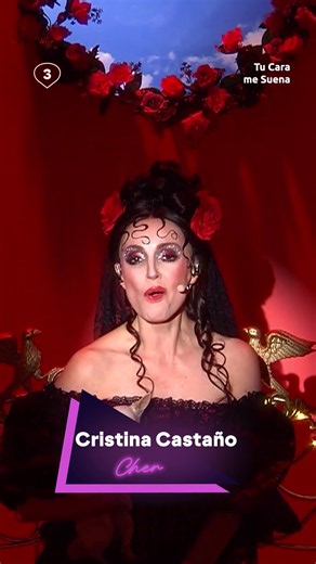 Cristina Castaño como Cher con su perra Sally en TCMS