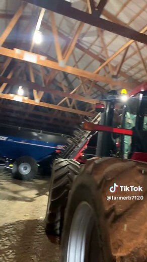 #sorrynocoldstart #farmtokk #prairiestatetractor #caseihagriculture #coldstart
