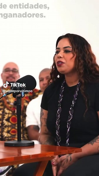 Cristão vs 20 Macumbeiros: Um Debate Religioso