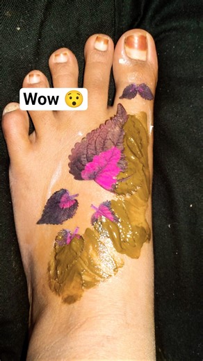 🌸🌿 easy and simple mehendi design with leaves on foot #shorts #viral #trending #mehndi #henna #art