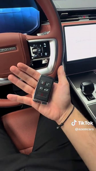 2024 Range Rover Vogue SV: A Luxury Car Review