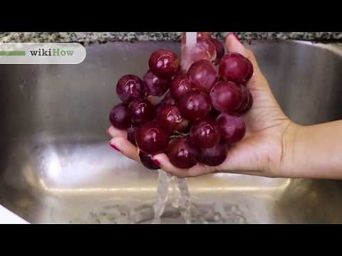 How to Wash Grapes