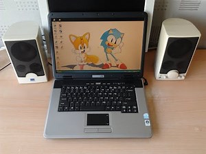 2007 Medion Akoya WIM 2160 Running Windows XP