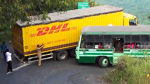 Dhl Long Truck Fails in Narrow Turning by Inexperienced Driver | U Turn