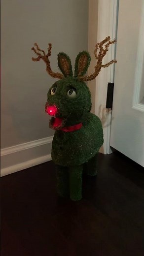 GEMMY 1997 Singing Rudolph the Red Nose Reindeer Topiary￼￼